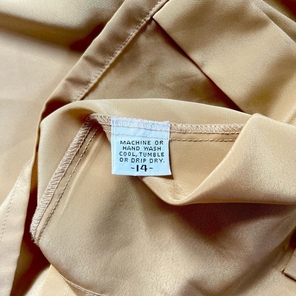 VINTAGE ACADEMIA TAN BUTTON DOWN BLOUSE - Picture 5 of 6